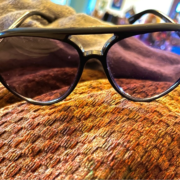 Caliblue Sunglasses - Picture 2 of 2